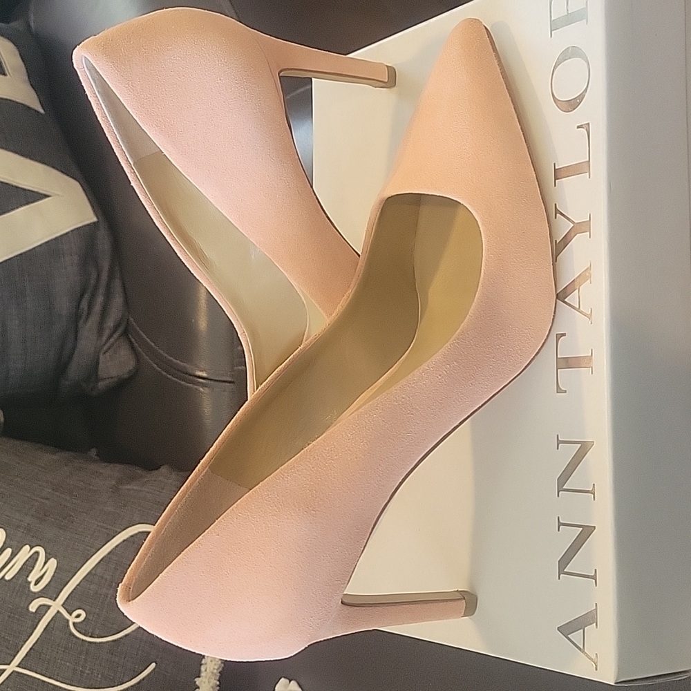 Ann Taylor pumps